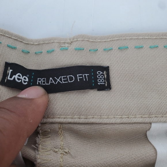 Lee Women's Relaxed Fit Plain Font Straight Leg Pants Size 18 W Khakis NWT - Picture 7 of 14